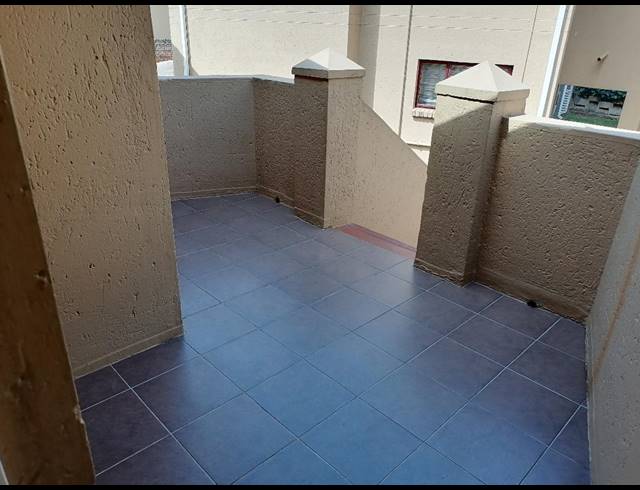 2 bed property to rent in WINCHESTER HILLS